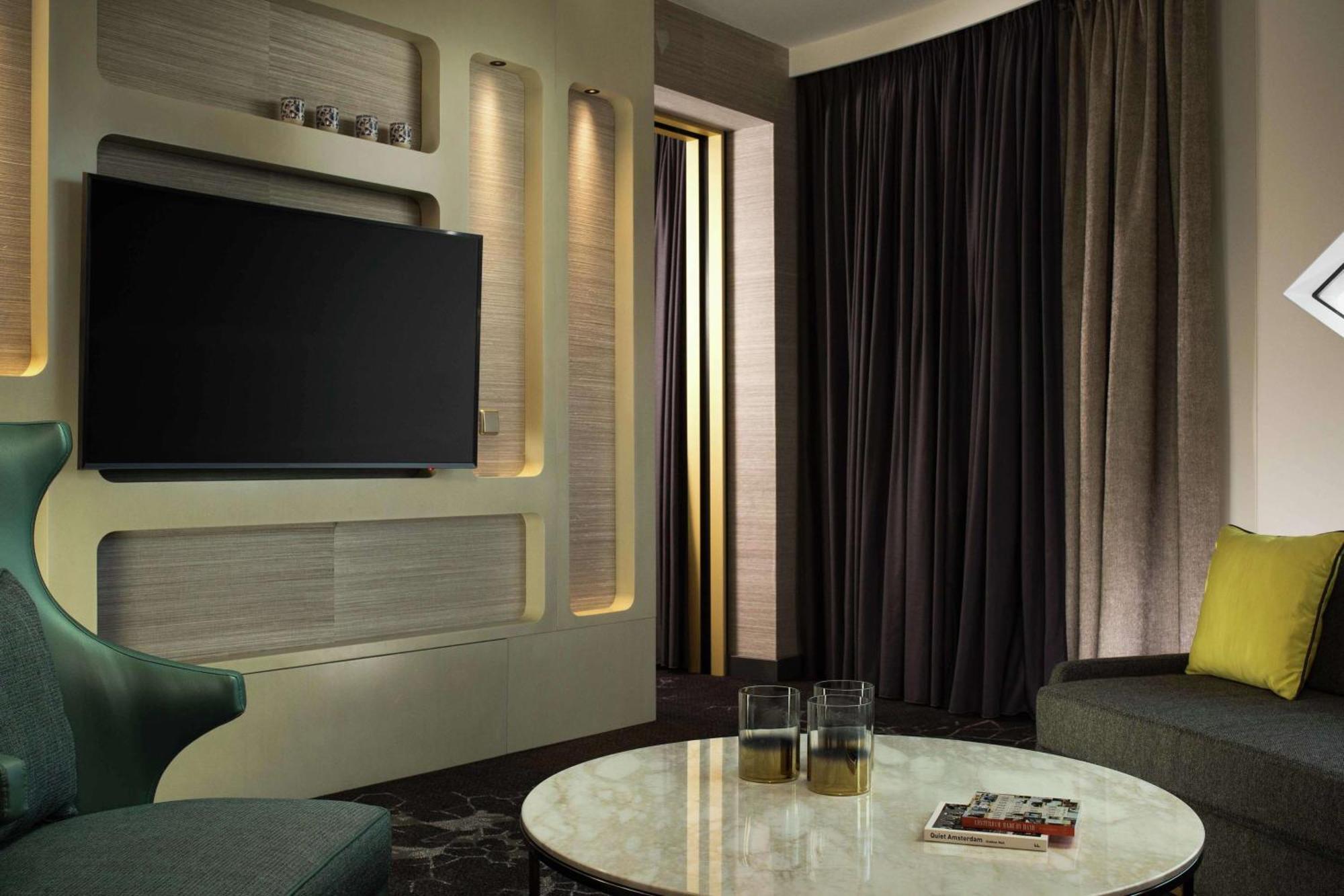 Hilton Hotel 4*