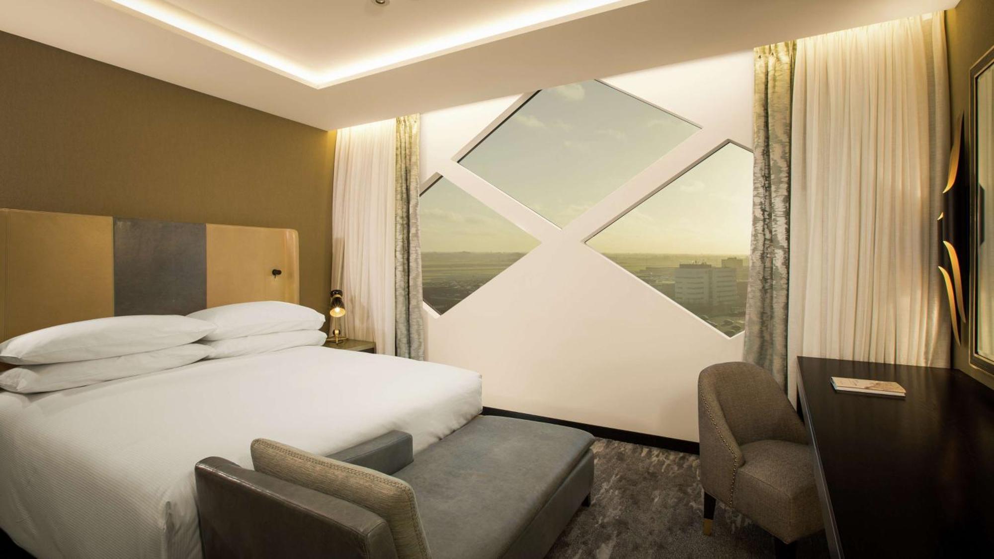 Hilton Hotel 4*