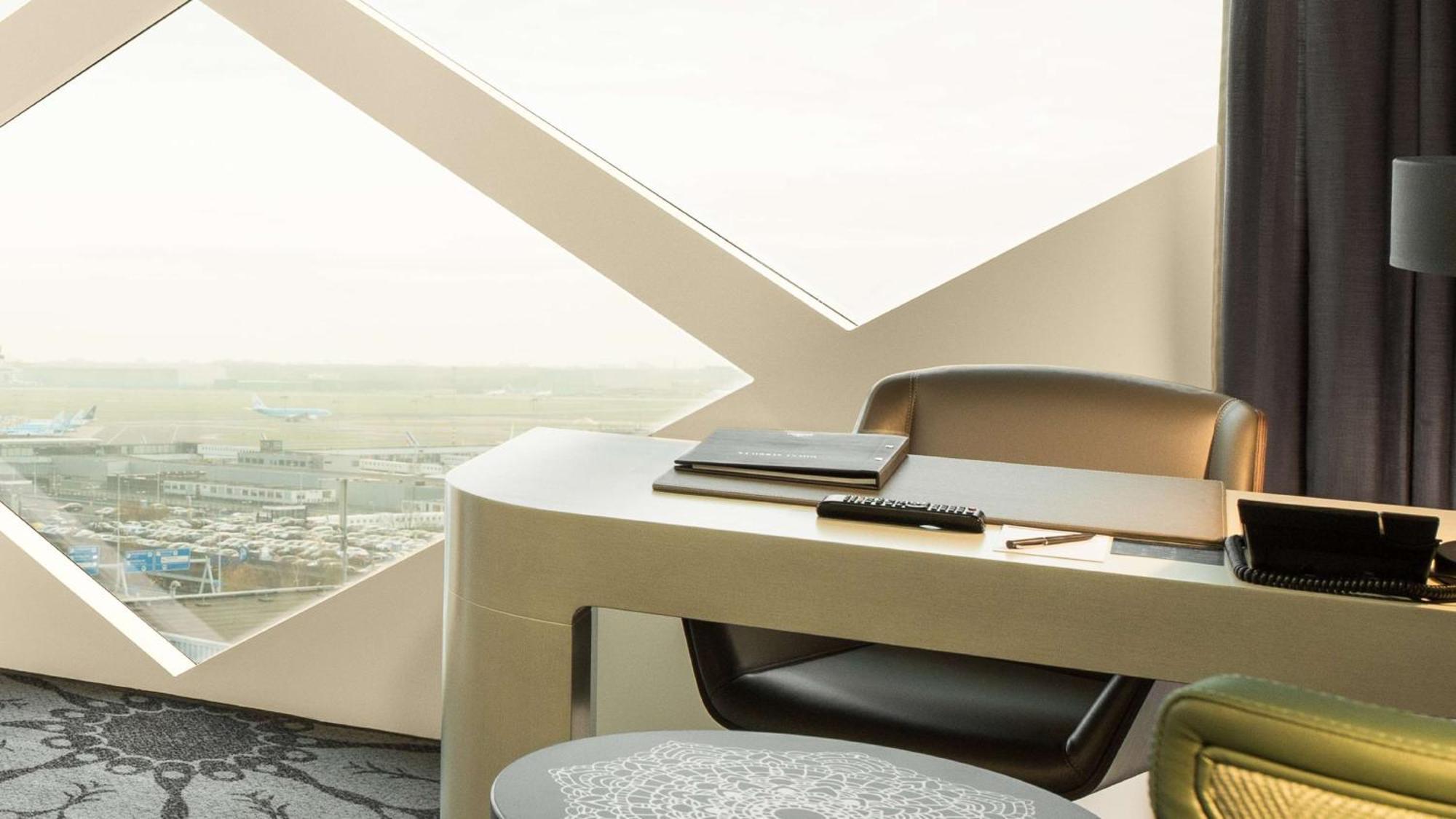 Hilton Hotel 4*