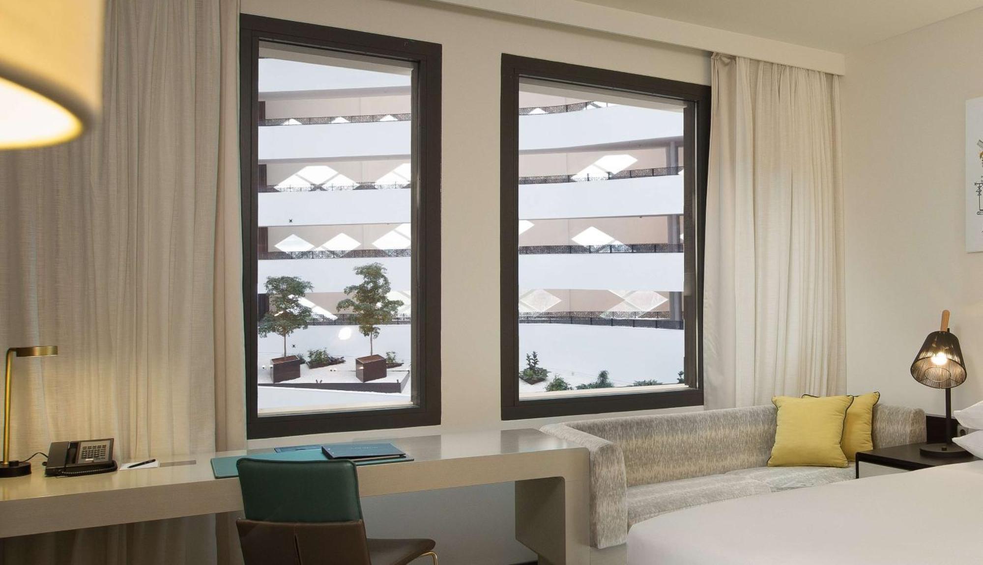 Hilton Hotel 4*